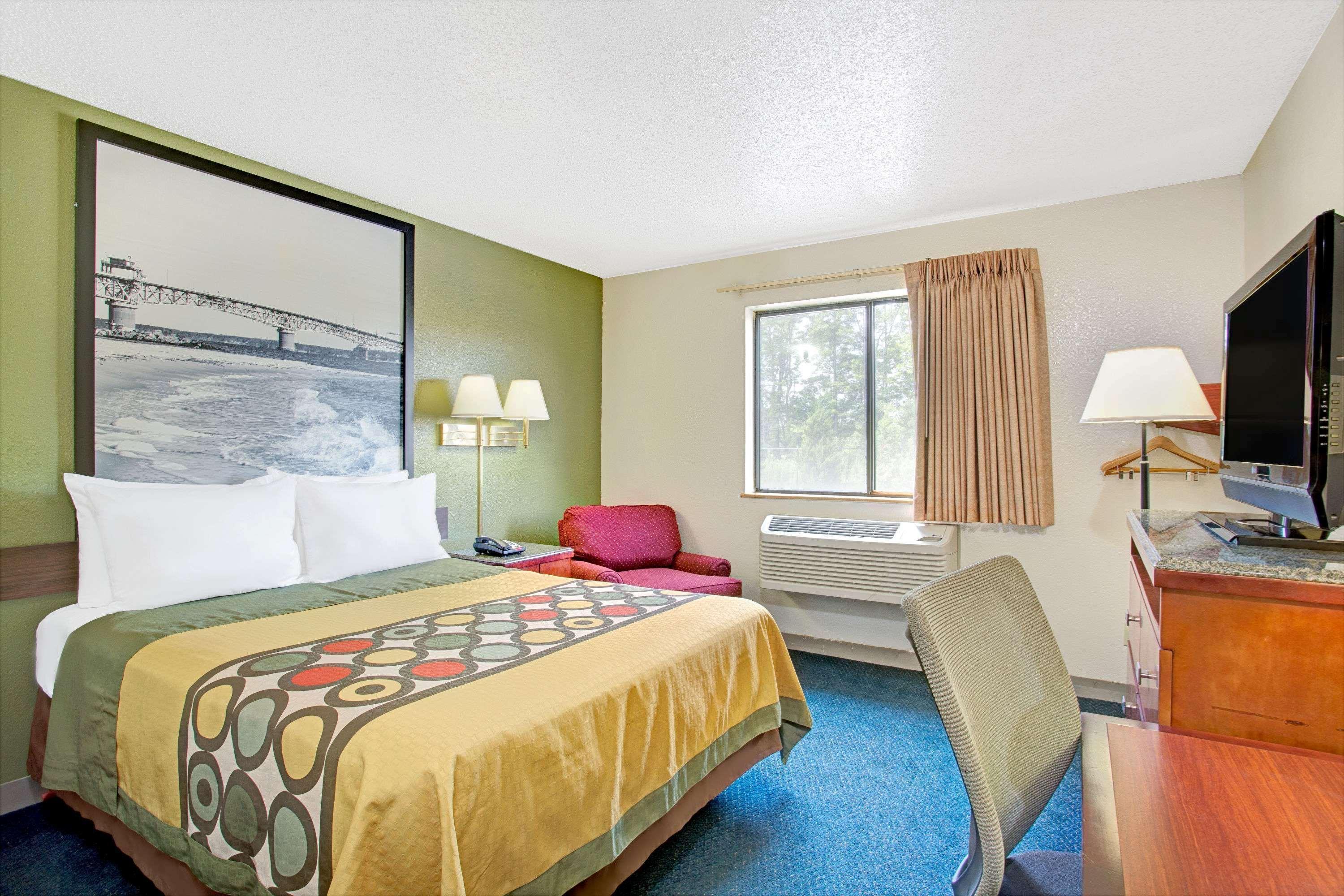 Super 8 By Wyndham Newport News/Jefferson Ave. Hotel Exterior foto
